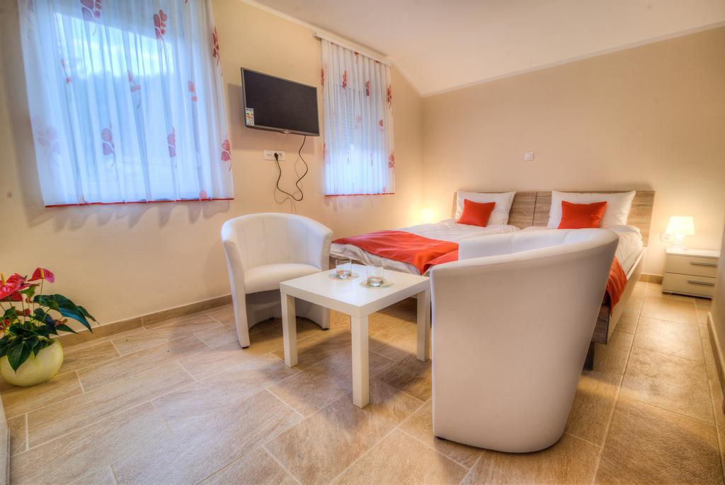Dobra Hisa Zdravja Cicarija Hotel Golac Екстериор снимка
