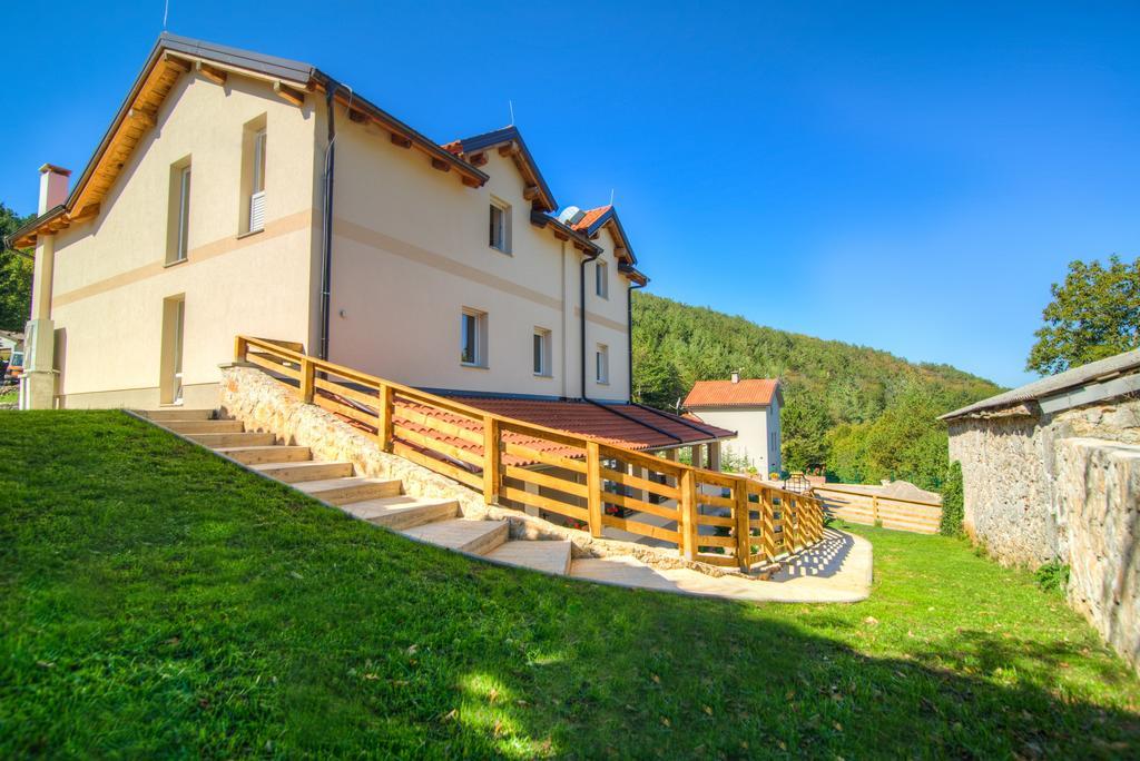 Dobra Hisa Zdravja Cicarija Hotel Golac Екстериор снимка